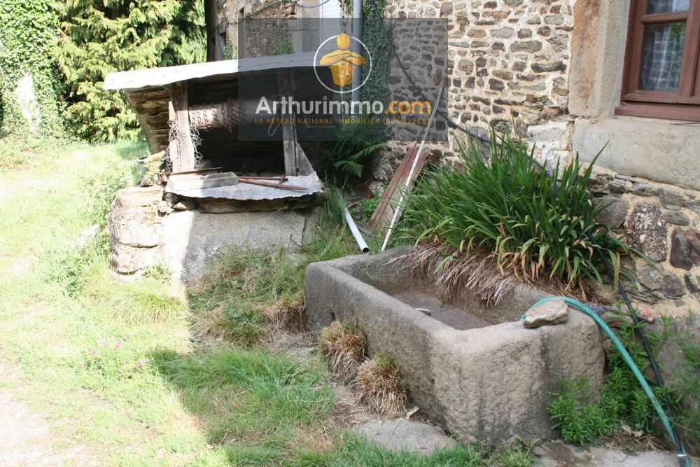 FORGES DE LANOUEE ancienne FERME AVEC TERRAIN 1,30 HA