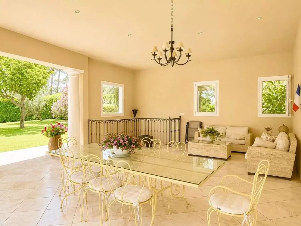 Vente Maison A vendre à  Mougins belle Propriété de 430 m² sur un Terrain de Mougins