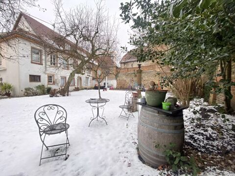   ? Immeuble de caract�re en hyper centre accompagn�e d'une cour, Maison - 9 pi�ce(s) - 264 m�