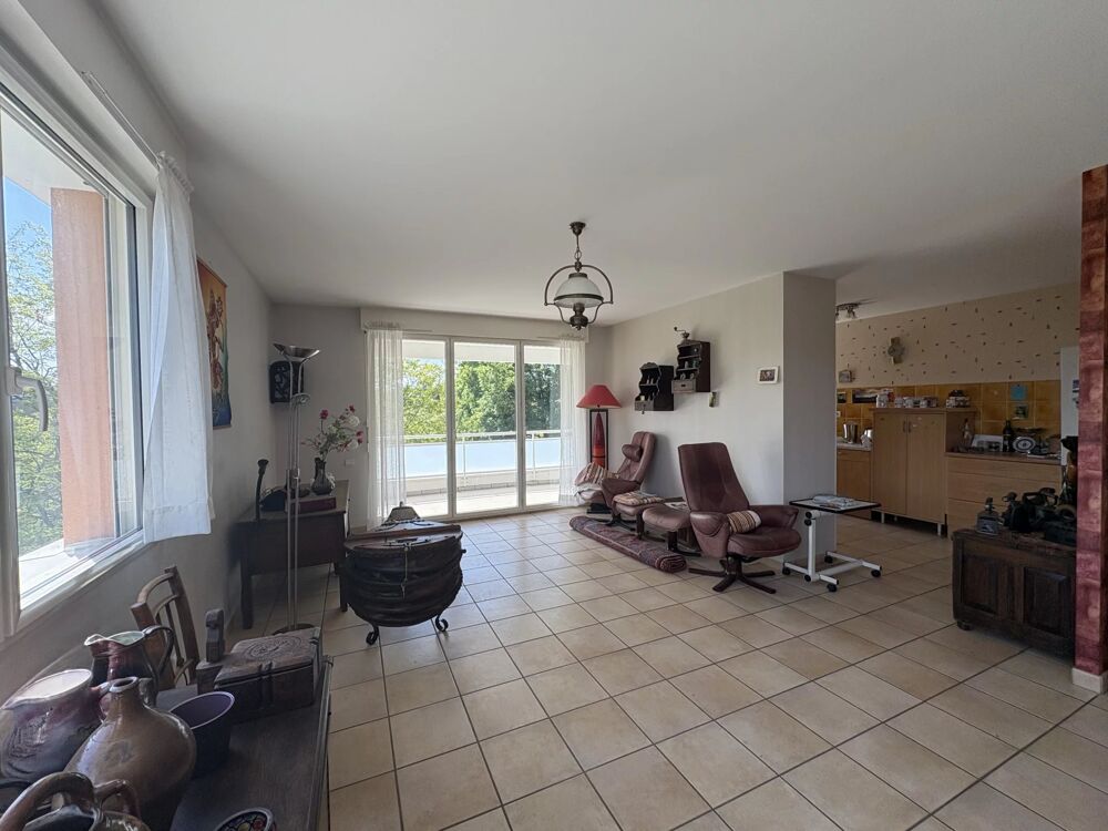 Appartement T5 avec terrasse, Secteur prisé de Saint-Priest-en-J