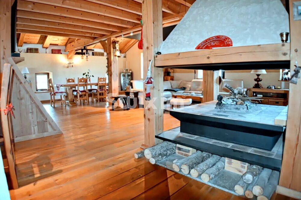 Ancienne ferme rénovée, spacieuse avec jacuzzi et piscine aux Ro