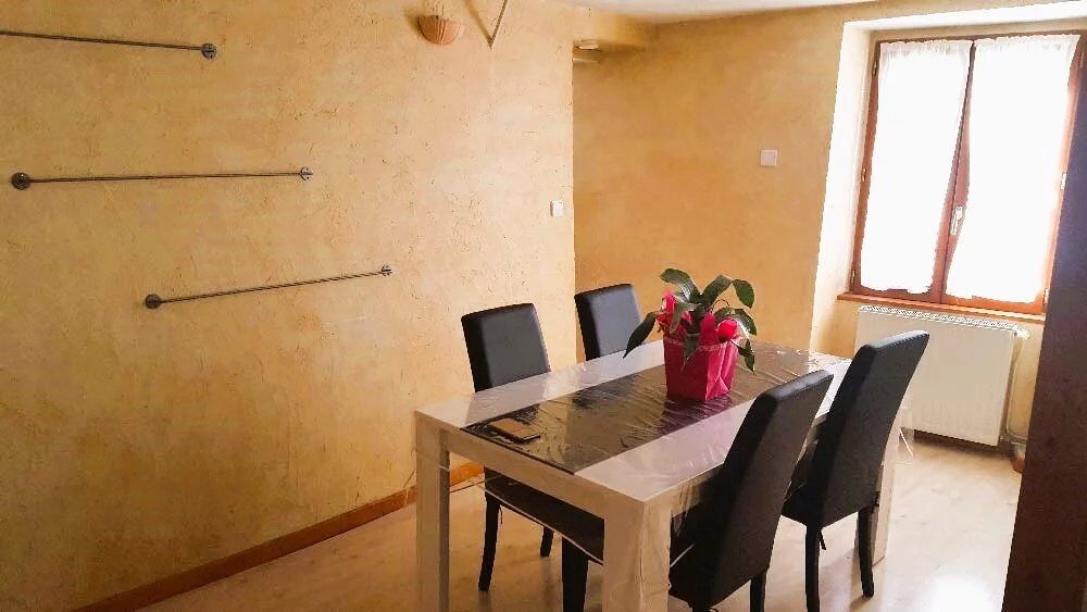 Appartement T3 en triplex  73 m²  Hyper centre de Vizille (382