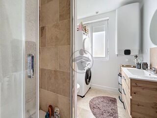  Immeuble � vendre 6 pi�ces 109 m�