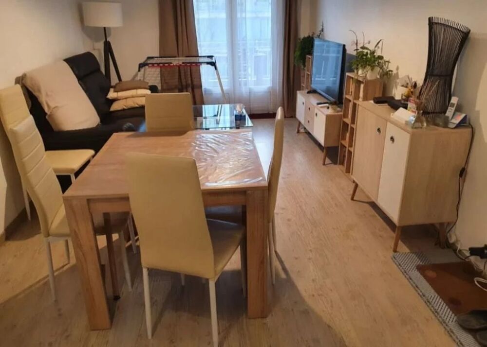 Location Appartement Trois pièces avec terrasse et cave Antibes