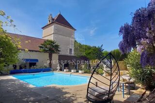  Maison à vendre 15 + pièces 438 m²