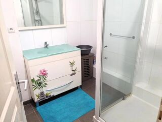  Immeuble  vendre 15 + pices 303 m