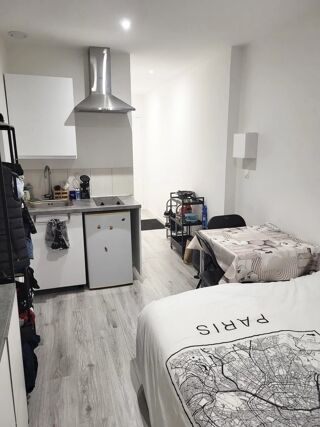  Appartement à louer 1 pièce 25 m²