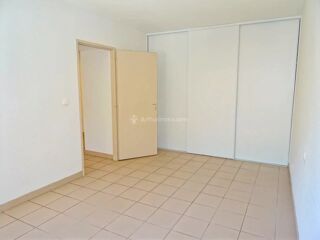  Appartement à louer 2 pièces 65 m²