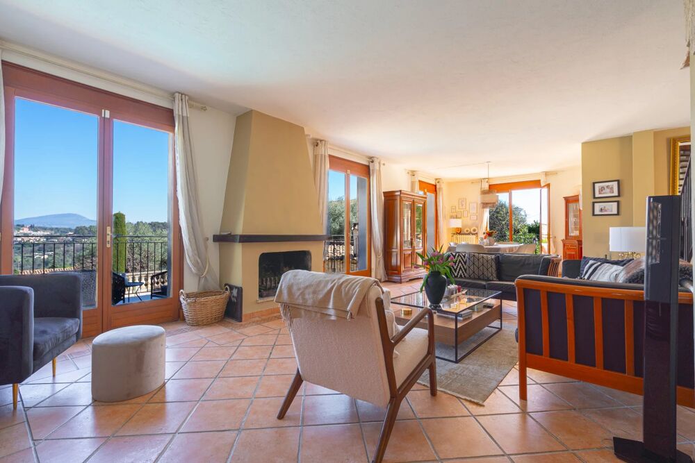 Vente Maison Villa d'Exception à Vence : Vue Spectaculaire et Calme Absolu Vence