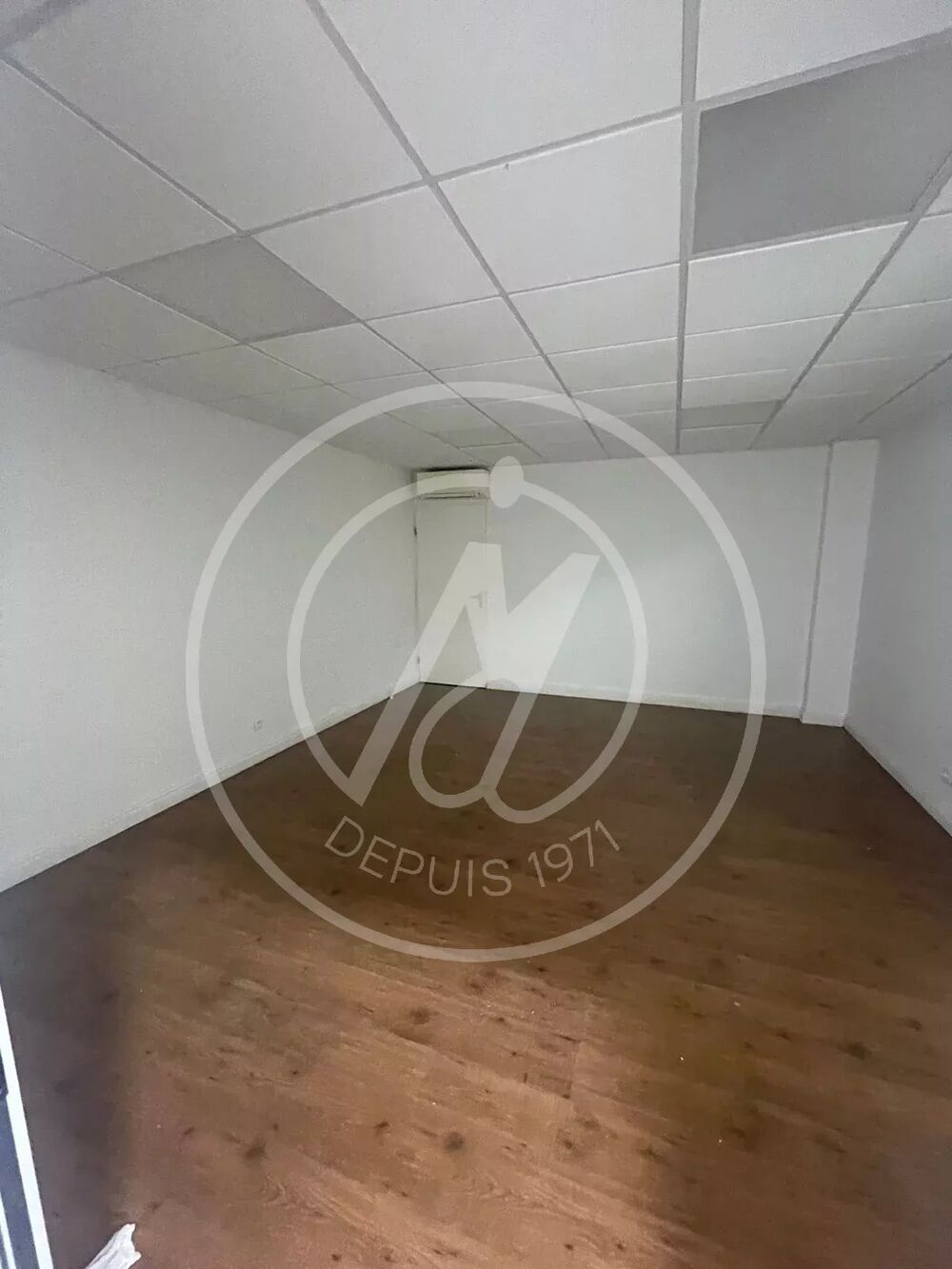   A louer petit bureau de 25m2 à JARRY - 475euros HT HC /mois Baie-mahault