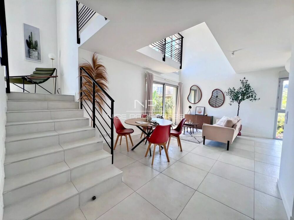 Vue mer panoramique pour ce superbe appartement lumineux 4 pièce
