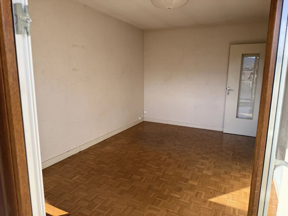 Vente Appartement À VENDRE APPARTEMENT DE TYPE 2 AVEC UNE VUE IMPRENABLE SUR LES M Clermont-ferrand