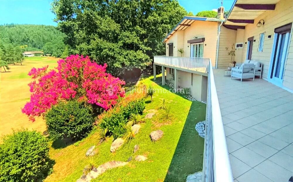 Mazamet  Propriété avec vue panoramique sur le golf et appartem