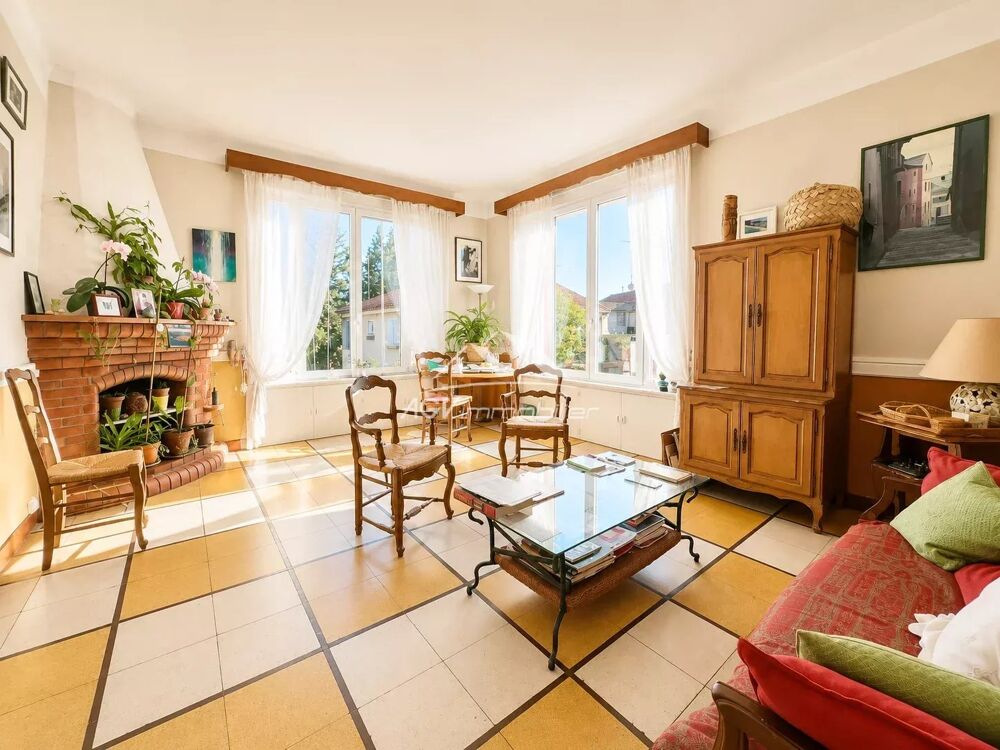 Alès - Maison de ville 160 m² habitables sur 419m² de terrain pl