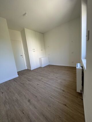  Appartement à louer 3 pièces 65 m²