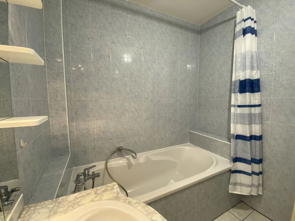 Location Appartement MOIRANS - 2 Pièces - Place Charles Gauthier Moirans