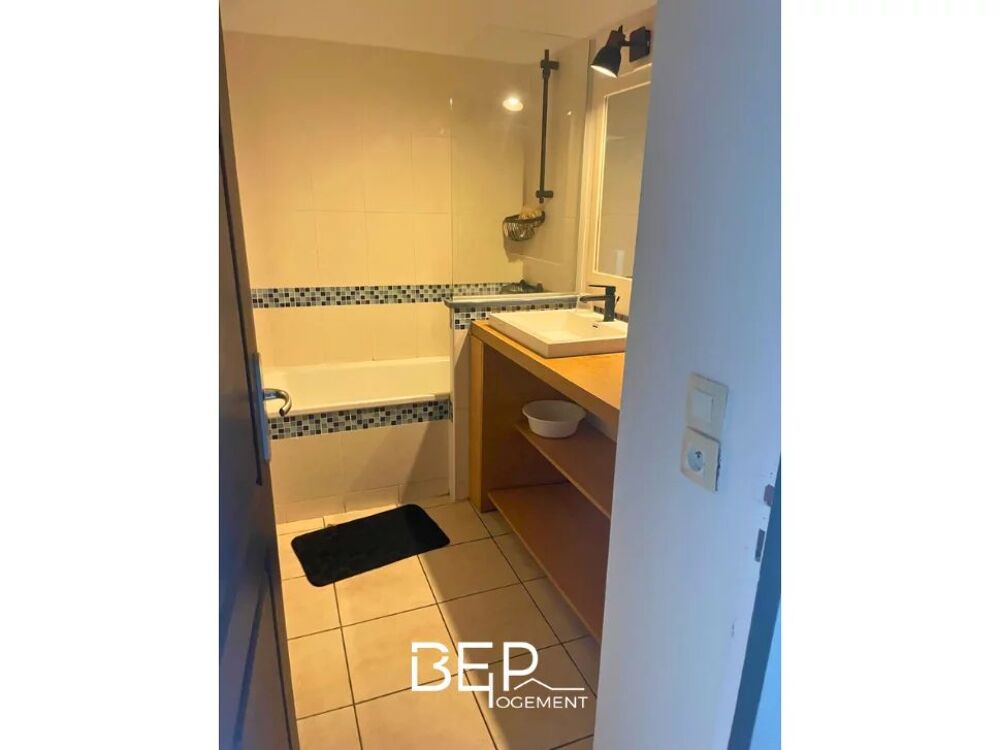 Location Appartement Deux/trois pièces dans une résidence de standing avec piscine Saint-laurent-du-var