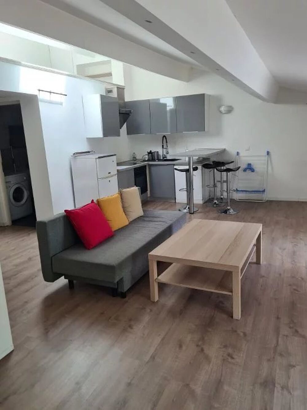 Location Appartement F1bis de 38m² avec mezzanine de 9m² Cannes