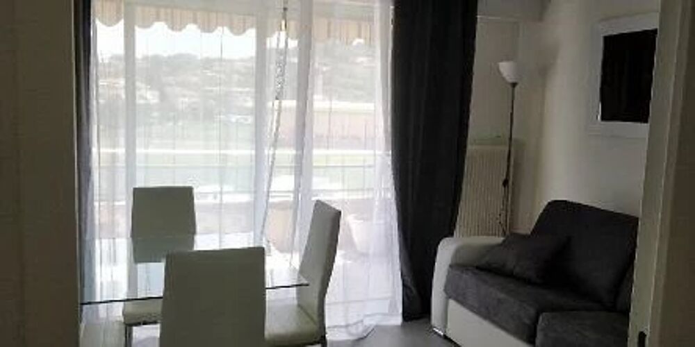 Deux pièces avec terrasse sur Vallauris