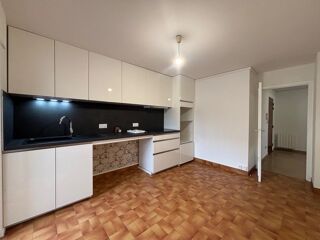  Appartement à louer 3 pièces 90 m²