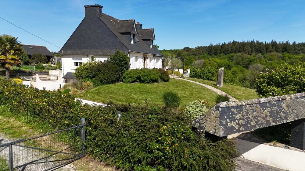 GUERN  MAISON FAMILIALE AVEC 2,5 HA DE PRAIRIE  IDÉAL PROPRIÉT