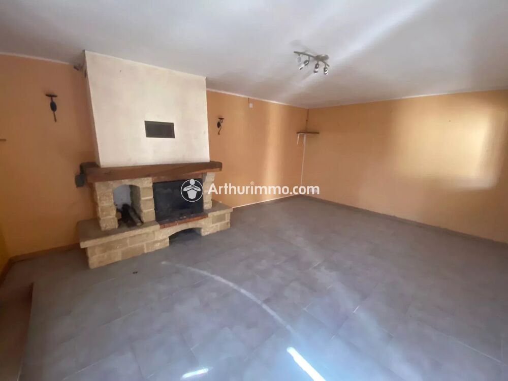 Maison de bourg à rafraîchir à 10 min de Matha