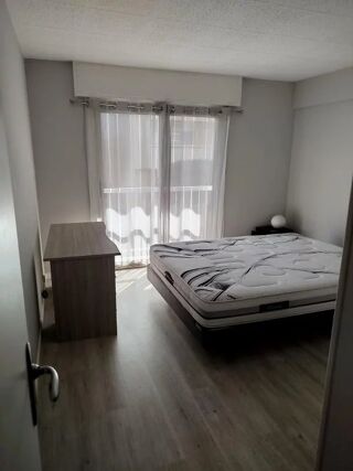  Appartement à louer 3 pièces 65 m²