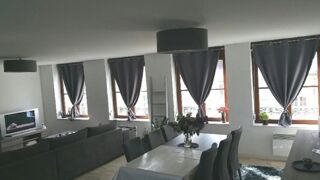  Appartement à louer 4 pièces 120 m²
