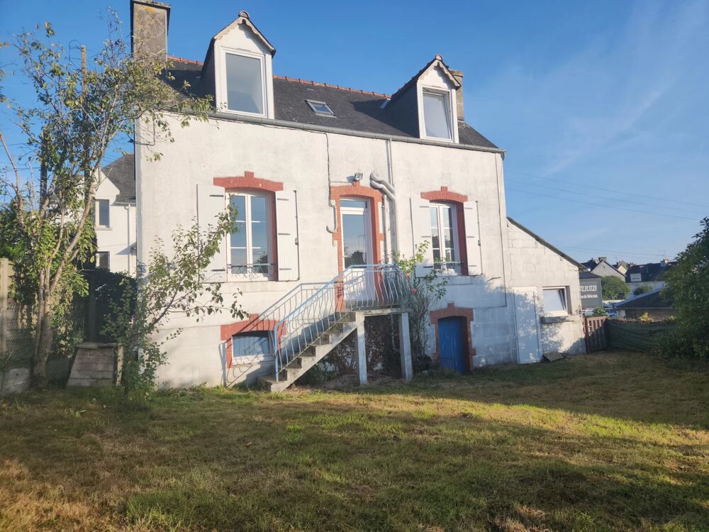 CARHAIX, proche des commerces