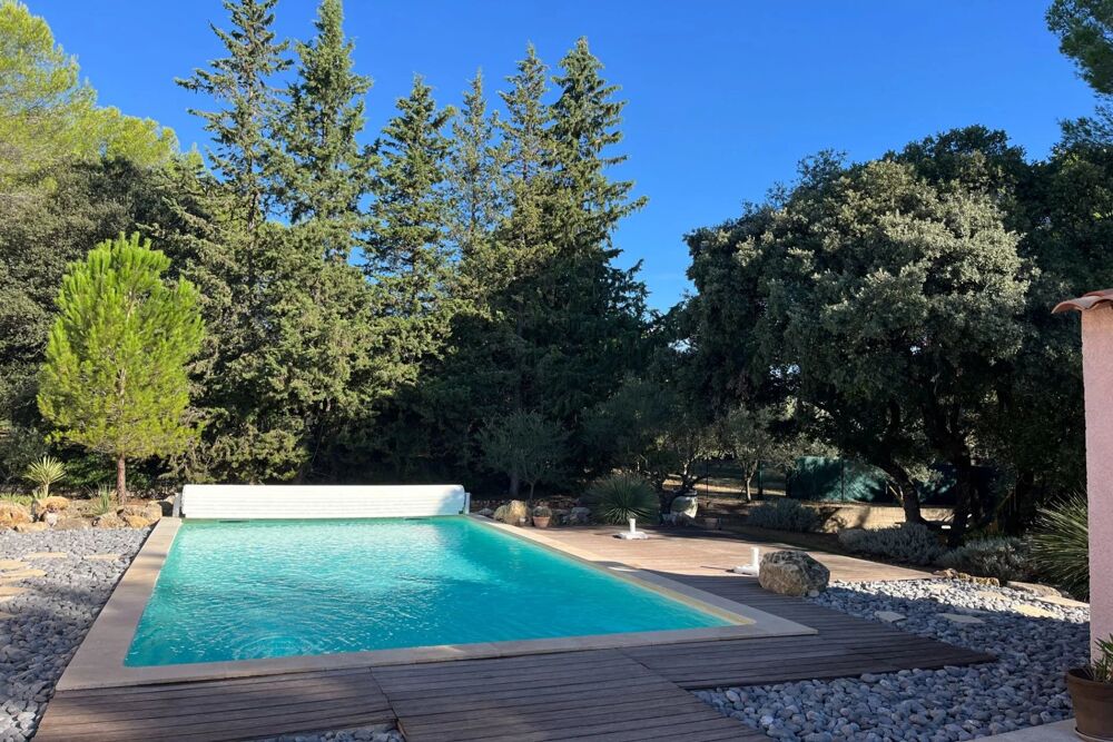 SUPERBE VUE POUR CE MAS RENOVE AVEC PISCINE