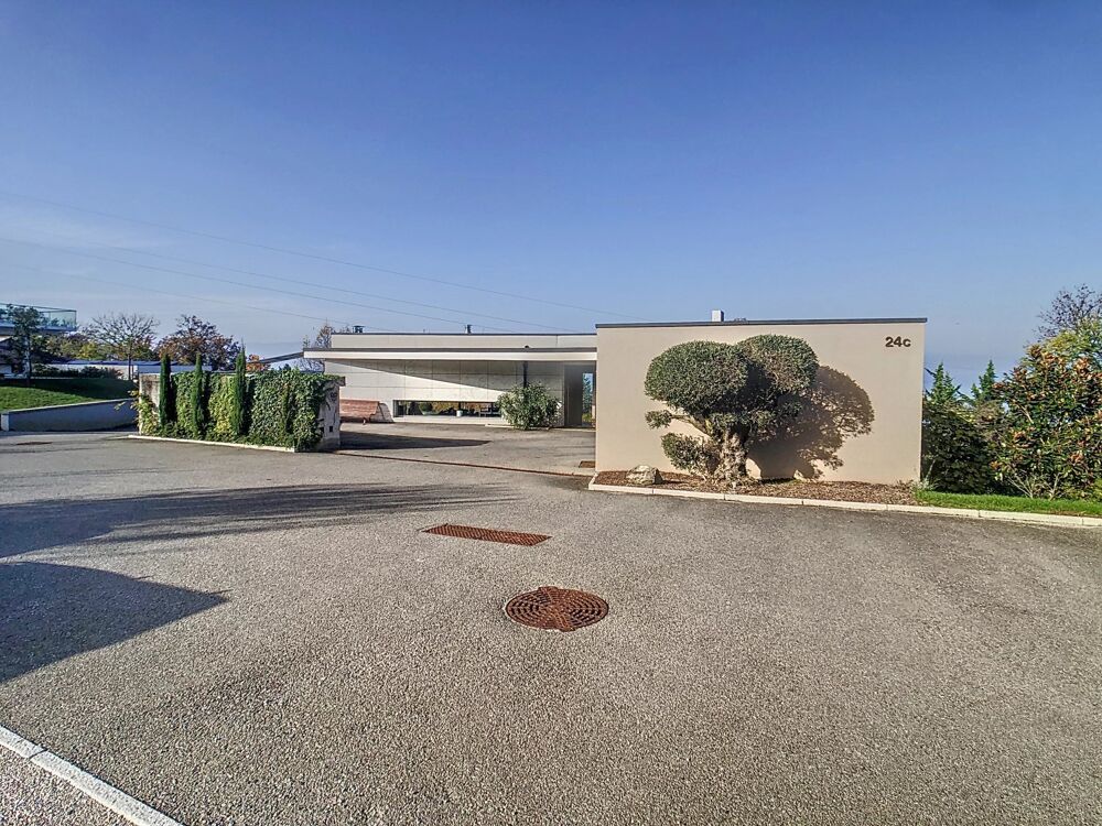 ÉVIAN-LES-BAINS - Villa d'architecte en bordure du Golf Resort.