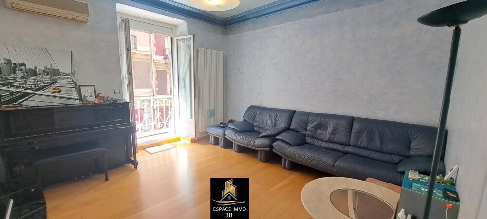 Appartement T5 151 m2 en duplex, une cave, 2 galetas