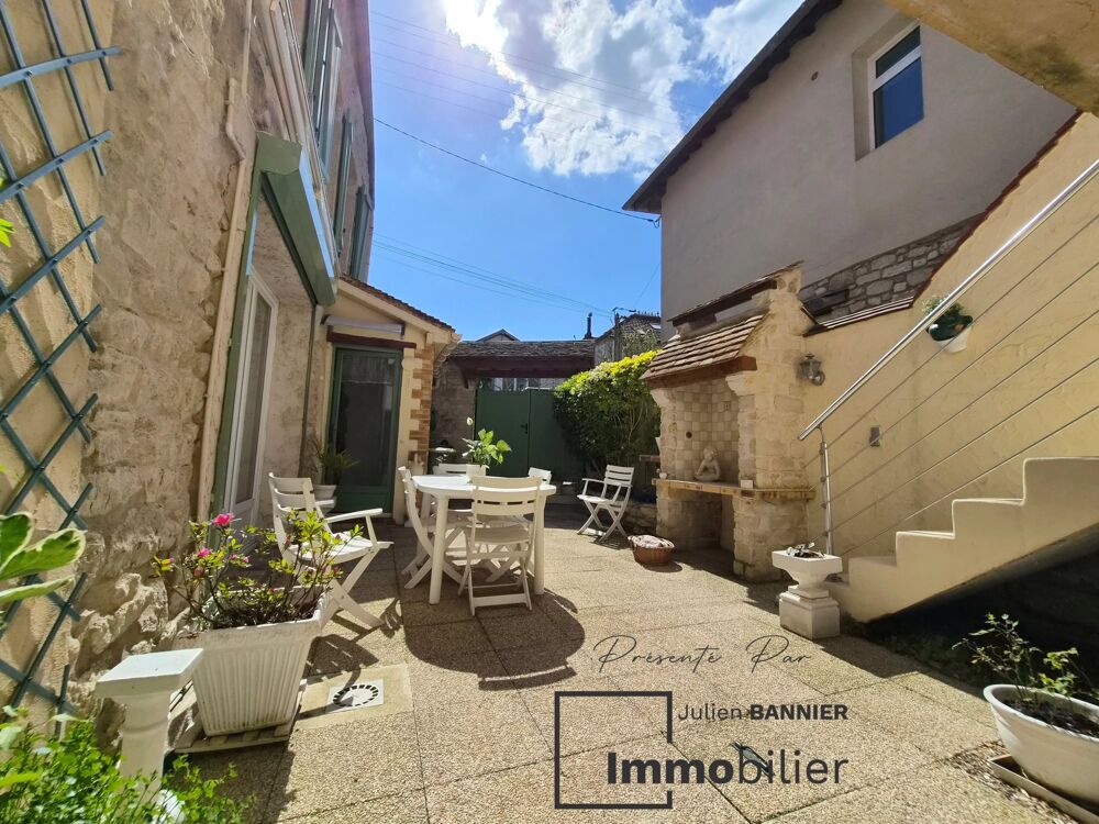 Maule hypercentre  Maison 112 m², 3 chambres, terrasse, dépenda