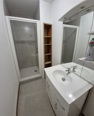  Appartement à louer 3 pièces 64 m²