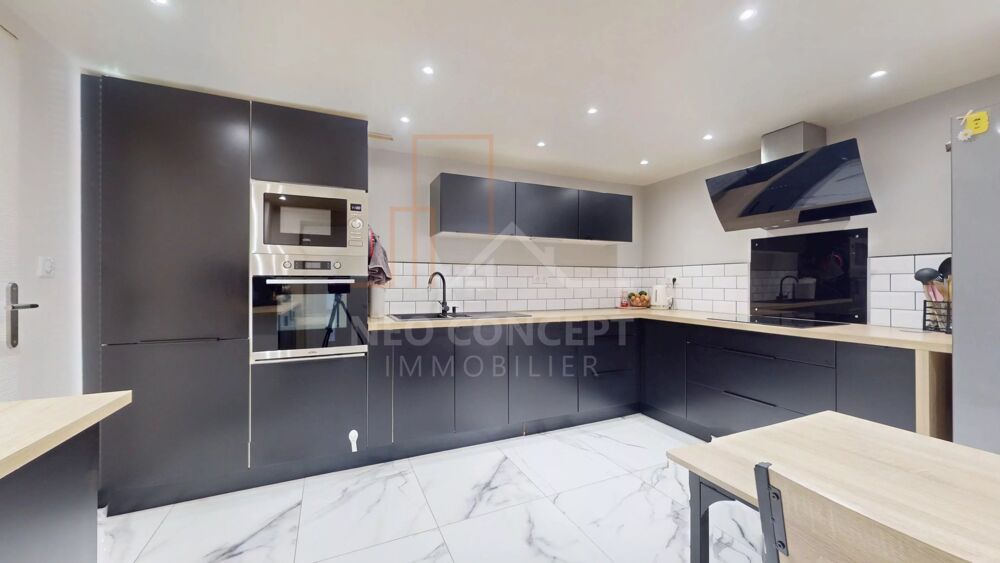 REICHSHOFFEN Duplex 3/4 pièces rénové de 86 m² au coeur du centre