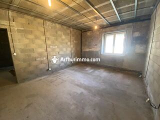  Parking / Garage à vendre 2 pièces 75 m²