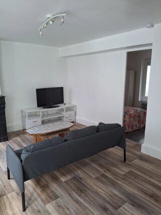  Appartement à louer 2 pièces 45 m²