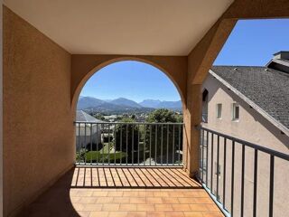  Appartement à louer 3 pièces 84 m²