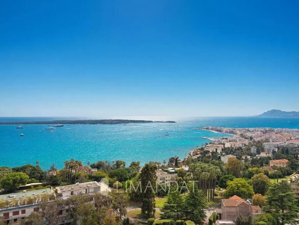 Location Appartement Duplex toit terrasse - 4 pièces - Vue mer panoramique Cannes