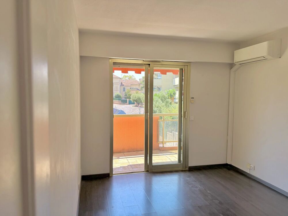 CANNES  Quartier des Anglais - Appartement 3 pièces avec un par