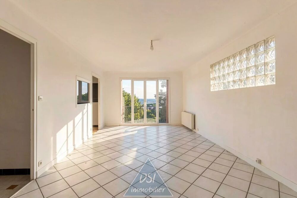 Montluel  Ville Haute -- Appartement T4 à vendre 93,17 m2 habit