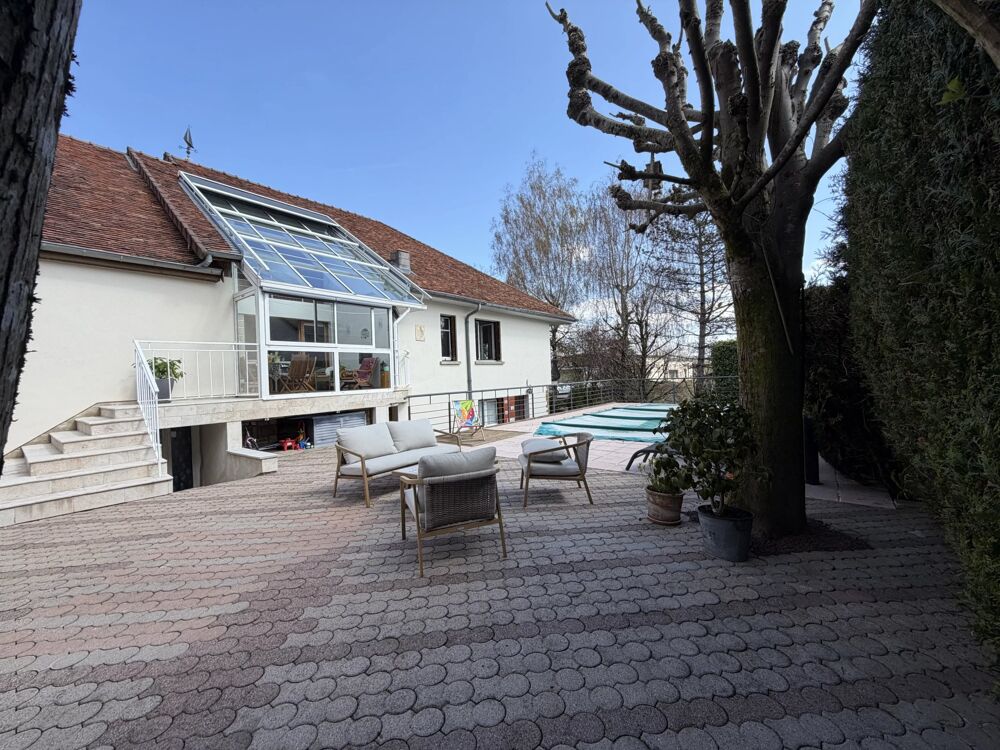 SECTEUR CHEMAUDIN, A 10 MN DE L' HÔPITAL  BELLE MAISON DE CARAC
