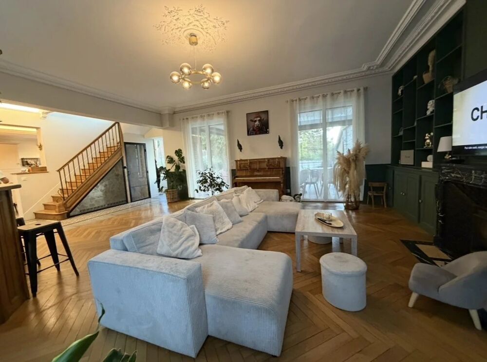 Vente Villa Superbe maison de 245 m² à Forges-les-Eaux, 6 chambres Buchy