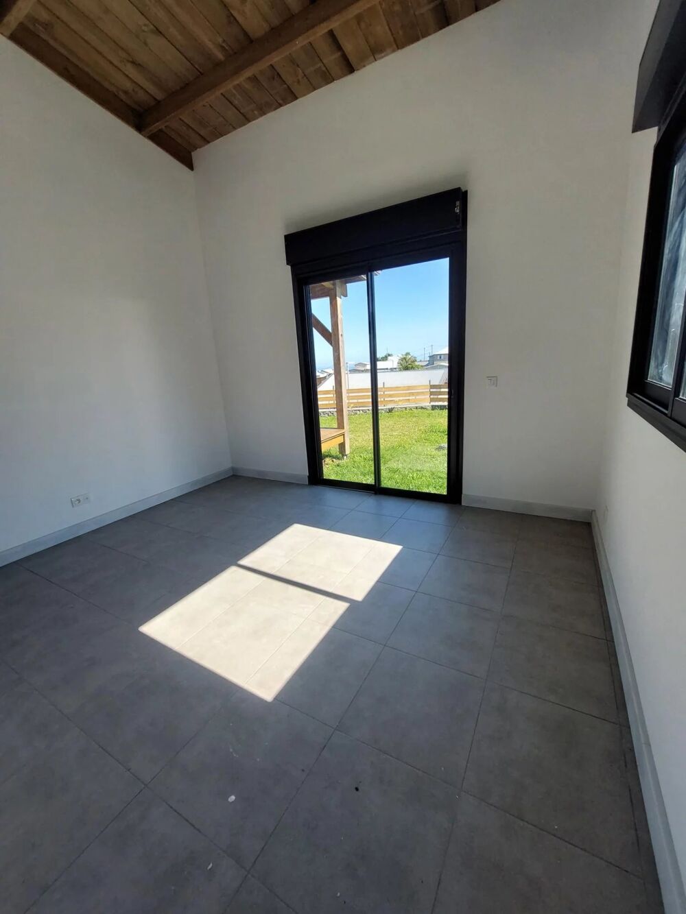 SD55 - VILLA F4 A LOUER A PETITE ILE