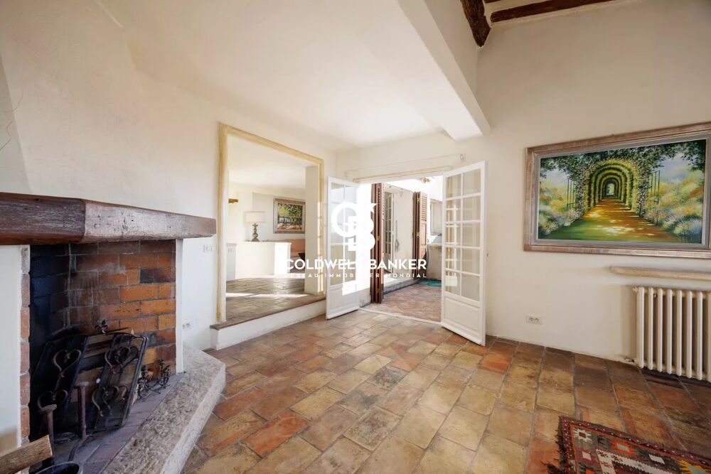 DANS UNE MAISON DE VILLAGE - APPARTEMENT TRIPLEX AU DERNIER ÉTAG