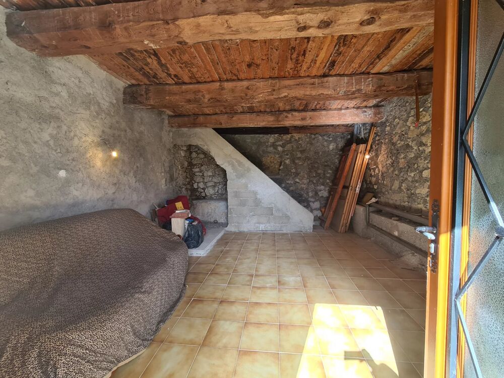 Maison à rénover avec garage, jardin et fort potentiel Idéal in
