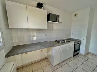  Appartement à louer 3 pièces 65 m²