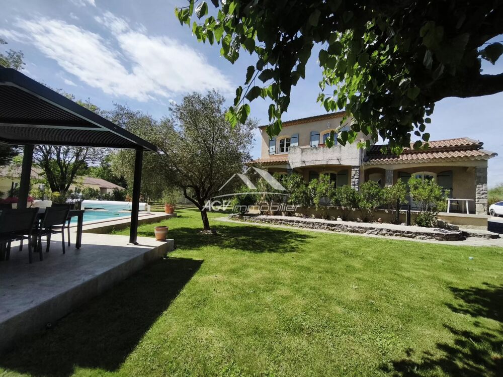 Proche Alès, maison 4 chambres + bureau, piscine