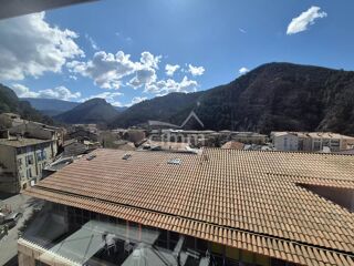  Immeuble  vendre 15 + pices 600 m