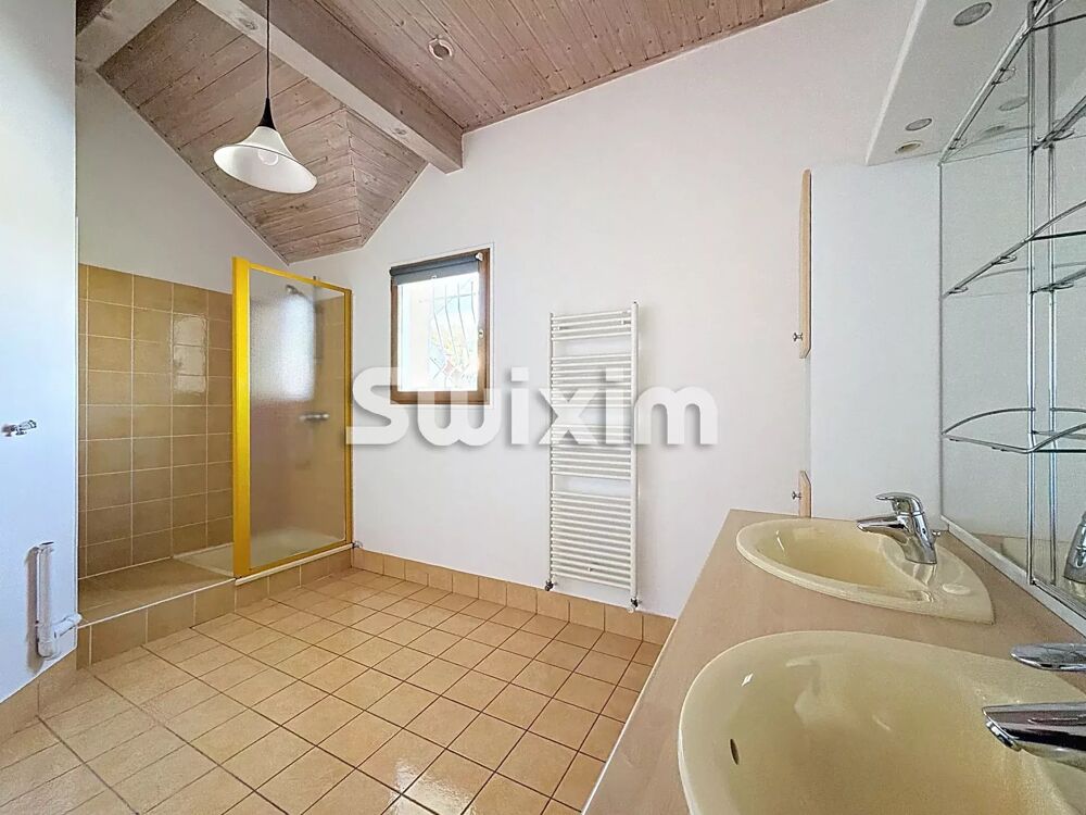 � vendre  Maison Grilly (01220)